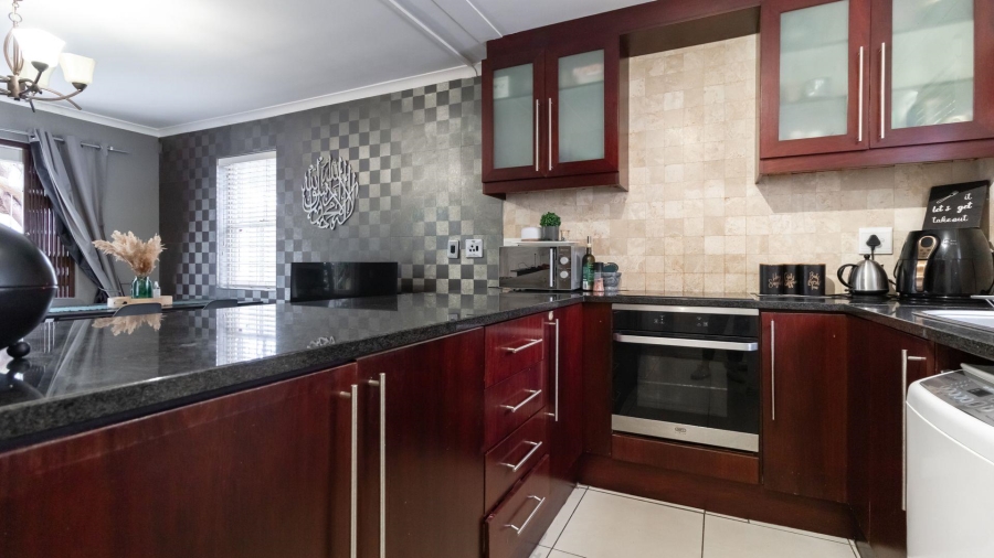 2 Bedroom Property for Sale in Wynberg Western Cape